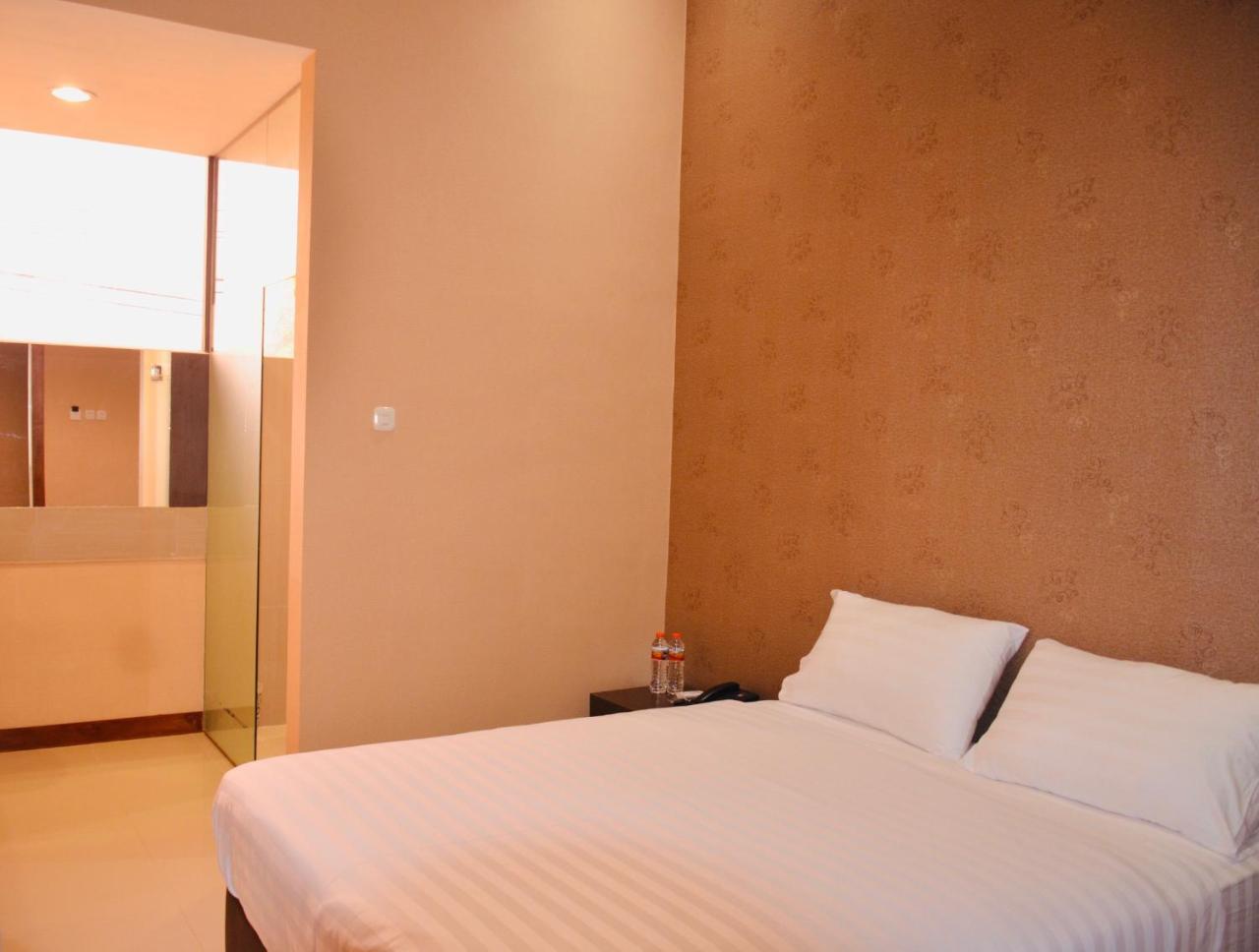 Hotel Great Star Ngadipuro Esterno foto